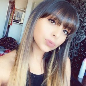 Meet your Posher, Yesenia